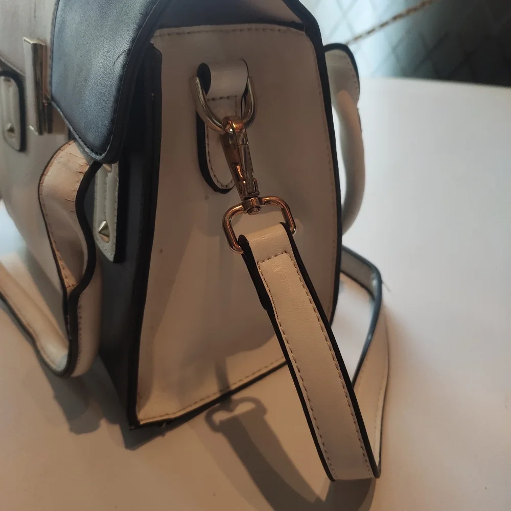 White and black spacious bag - Picture 3 of 16